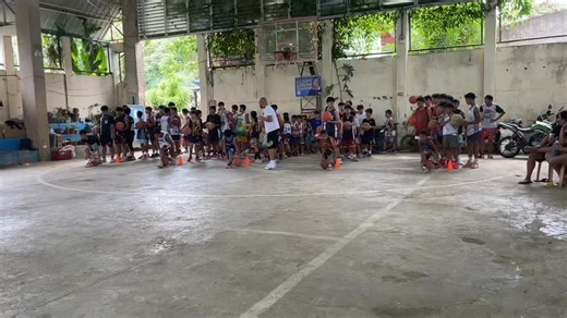 Jason Velez on Instagram: "Basic pass through roll the ball drills #everyone #highlights #highlightseveryone #everyonehighlights #buildingcharacterchanginglives #TrainHardPlayHard #viralvideoシ"