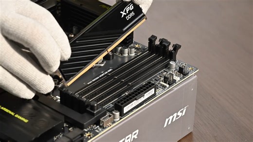 在花园里面装一台CH170PLUS！！#冈极户外装机#九州风神#铭瑄5060ti电竞之心#大学生电脑_#MATX机箱-7546913234255711524