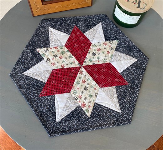 Quilted Christmas Table Topper: Buffalo Plaid Hexagon Decor - Etsy Canada