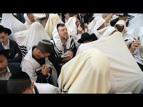 Worshippers attend Jewish Passover blessing at Western Wall in Jerusalem | AFP