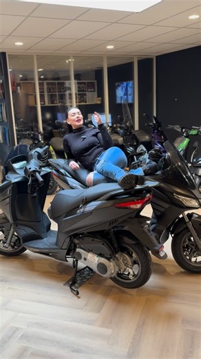 J2 Scooters & Motoren | Aprilia SXR 50 #aprilia #scooter #brommer #bike #fy | Instagram
