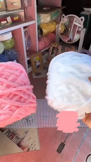 11K views · 11K reactions |  Aprende a crear bolsos con la técnica del Canva Plastic desde cero ➡️Te enseñaremos a crear bolsos rápidamente y con pocos materiales ➡️Tendrás más de 40 diagramas para practicar tus primeras puntadas ➡️Consejos útiles para no cometer errores ➡️Videotutoriales de apoyo para que sigas el paso a paso ➡️Recomendación de materiales Adquiere mi Guía en el link de mi biografía  | Bolsosconmallas | Facebook