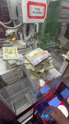 25K views · 565 reactions | Satisfying Money Tower Jackpot 螺 #clawmachine #arcade #hacks | TYE Arcade | Facebook