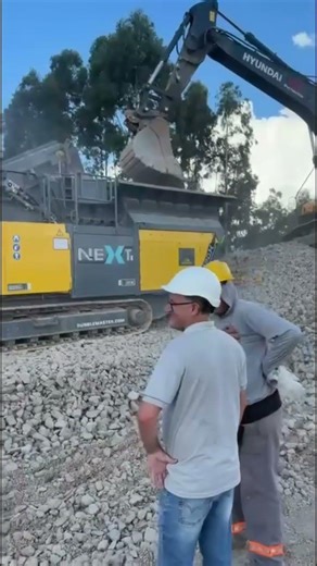 Rubble Master in action.