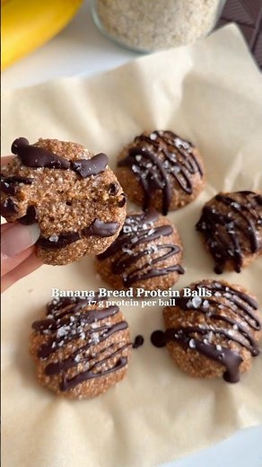 Banana Bread Protein Balls😍 17 g protein per ball! #proteinballs #highprotein #snackideas