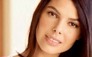 Povestea modelului şi actriţei Linda Croitoru, românca premiată de Barack Obama