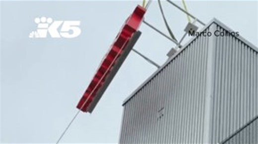 Pike Place Market installs new sign