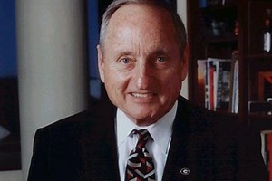 Remembering legendary UGA football coach Vince Dooley
