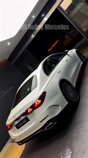 E 300 AMG V1 2026: Đánh giá xe Mercedes mới