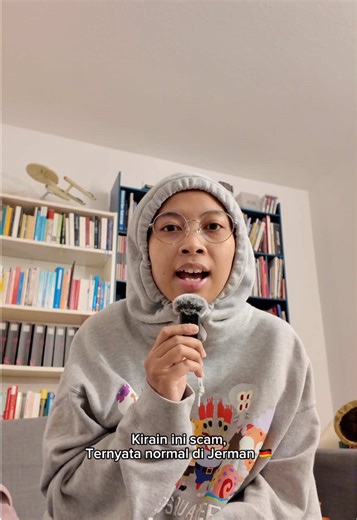 Tapi beneran aku sampe cek cek dan baca kontraknya diterjemahin karena baru tahu ada sublet kayak gini nyewa dari penyewa, minta tlg temen buat visit trs divideoin apartment nya kayak apa. Karena saking takutnya ini beneran apa enggakwkww karena posisi kami berdua belum di Jerman. Apt ini dapetnya di web wg-gesucht. Tapi ternyata kami cukup beruntung apartment nya udah furnished karena beberapa barang punya penyewa pertama tp ada beberapa barang yg mesti kami beli sendiri karena sebenernya apt i