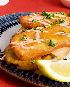 Looking for the perfect fish dish this week? This patacon-inspired recipe with Tropical fried cheese and filets of fish will be the new family favorite! https://bit.ly/3qoVChb _____________ ¿En busca del platillo de pescado perfecto para esta semana? Estos deliciosos Tostones con Queso Frito y Pescado están inspirados en los patacones dominicanos. Pruébalos y dale la bienvenida a un nuevo favorito de la familia. #pescatarian #meatless #meatlessmondays #yum #renovandotradiciones #tropicalcheese #