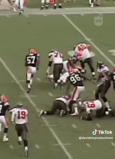 Mike Alstott highlights #sports #mikealstott #nfl #football #xfl #collegefootball #fullback #tampabaybuccaneers #tampabay #footballtiktok #footballskills #footballplayer #whitezombie #davidmcclellan #sportsentertainment
