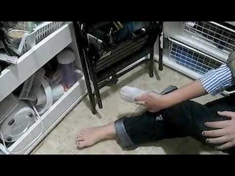 BasicHowToes - How to Take Socks On and Off