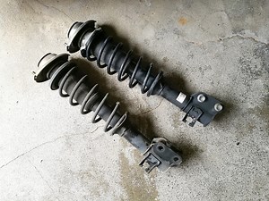 【3回交換済】ゼロクラウンのショックアブソーバーの交換費用は？おすすめ商品の紹介もあり！ | シルバーパールブログ