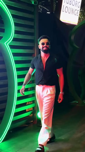 Dr Vinit Bandekar 👨🏻‍⚕️ | Goa 🧜🏽‍♂️ Travel 🩺 Health 💪🏽 | Entering 2026 like ✨ Happy New year to everyone 🥂@monolinkmusic @sunburnfestival @tuborg_india (Goa , Monolink music , rave , techno , nye ) | Instagram