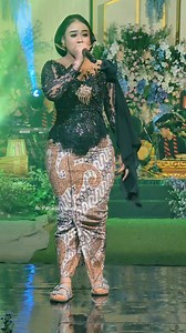 11K views · 101 reactions | Sejuta kisah lagu ini mengenang langgam dari sang maestro Pak De Didi Kempot #nikensalindri #nikensalindriterbaru | Pamirsa Hiburan | Facebook