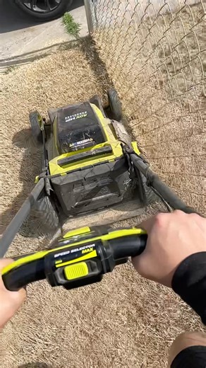 Scalping and putting down weed control getting ready 2026 lawncare #asmr #bermudalawn #bermudagrass