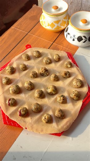 Mummy puch rhi 24 Samosa 2 min me kaise😳 Samosa Recipe #shortsfeed #viral #samosa