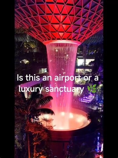 A 200-meter-wide semi-inverted dome. The world’s tallest indoor waterfall. 🤯 #changiairport #water