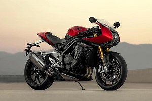 All the fun of the fairing: Triumph Speed Triple 1200 RR unveiled