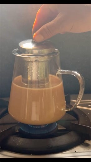 No Need to Strain Chai anymore ❤️| Glass teapot with infuser🫖#meesho #viral #chai #shorts#review