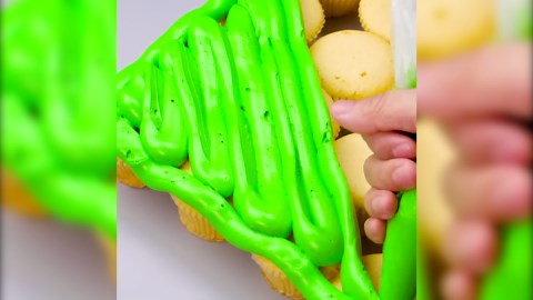 KitKat Skittles cake and rainbow chocolate burger cake