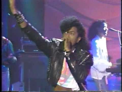 Don't Disturb This Groove - The System (Rare live performance)