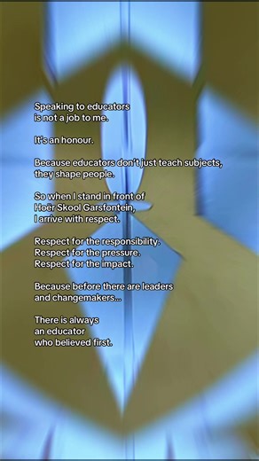 Speaking to educators is not a job to me. It’s an honour. Because educators don’t just teach subjects, they shape people. Every classroom holds a future still finding its voice. So when I stand in front of Hoër Skool Garsfontein, I arrive with respect. Respect for the responsibility. Respect for the pressure. Respect for the impact. Because before there are leaders and changemakers… There is always an educator who believed first. #peterherweg #keynotespeaker #successmotivation #motivationalspeak