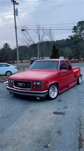 Rines Billets Specialties OBS Chevy Stepside Estilo 90s #obschevy #droppedtrucks #loweredtrucks