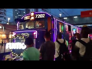 Trem de natal da Rumo passando pela estação da luz