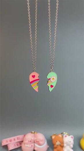 This locket and chain look good.