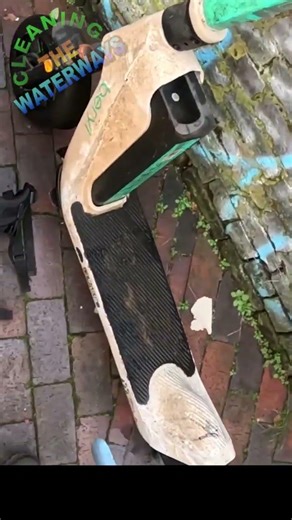 Taking responsibility - environmental cleanup magnet fishing