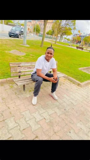 Marrishmt (@marrishmt)’s videos with Duduke by Simi Lyrics - LYRIC N🅰️TI⭕N✍️