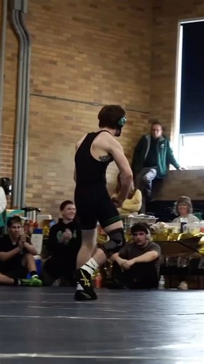 njtakedown on Instagram: "Sammy Spaulding takes out top state contender Nick Palitto 4-2!"