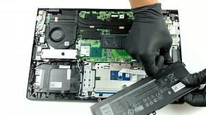 Inside Dell Vostro 15 7500 - disassembly and upgrade options
