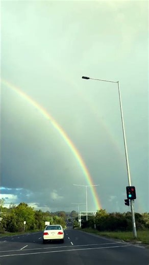 WOW! The Most Amazing Rainbow You’ll Ever See — Mother Nature at Her Best!