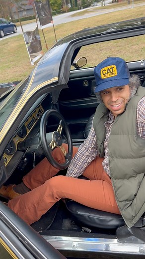 17K views · 219 reactions | Snowman, played by Jerry Reed in the movie Smokey and the Bandit and is driving his Trans Am here  #smokeyandthebandit #jerryreed #BurtReynolds #pontiactransam #firebird | Drive 615 | Facebook