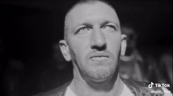 Bohém Himnusz: Ajsa Luna Szívből Jövő Előadása
