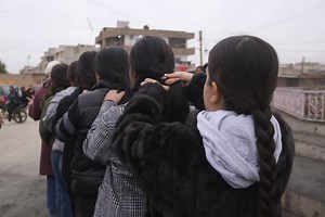 Cutting YPJ fighter’s braid triggers protests in Amuda