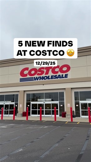 🤩 I had to stop and show you these amazing new finds at Costco! Pizza Snack Rolls are PERFECT for parties! #costco #costcofinds | Costco Buys