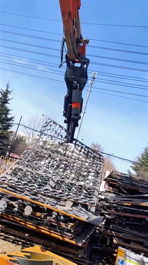 JG Hydraulic Shear: Sharp cut, high strength – isn’t this the top pick for your metal cutting? | JingGong Excavator Machinery | Facebook