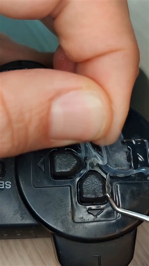 I Phone Cleaning Ponit on Instagram: "First Cleaning PS3 Cotroller Since 2008_🤢 _asmr _satisfying _cleaning _asmr"