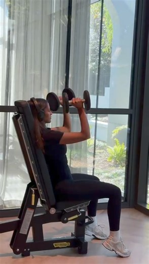 Ever wondered where the gym girls get their squat-proof, buttery-soft fits? Chances are it's Leelo 🤫 🤍 20% OFF with code ACTIVE20 🤍 1000's of 5 star reviews 🤍 Pay later with Afterpay Shop now with FREE Shipping over $100 🏃 | Leelo Activewear