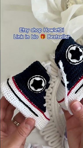 Adorable newborn gift 🎁 Crochet baby booties for you little ones, handmade baby gift on Etsy