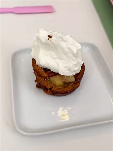 Mini apple pies made with oatmeal creme pies everyone loves