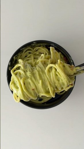 Creamy Avocado Pasta in 10 Minutes 🥑🍝