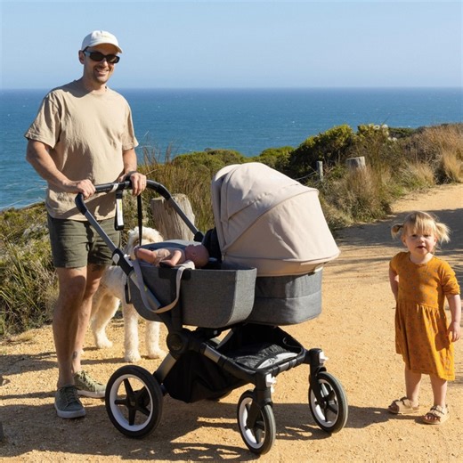 Coastal walks with the crew 癩 Al_and_imo are out and about with their Bugaboo Donkey 5, and have paired their grey melange pram with the new desert taupe sun canopy. Love! https://bit.ly/479Imzm #Bugaboo #BugabooStrollers #BugabooDonkey5 #FamilyTime | Bugaboo | Facebook