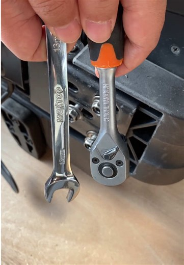 This socket set turns tough screws into easy wins 🛠️#tools #diy #socketset #homerepair #impactdriver