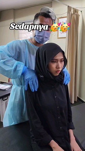 60K views · 8.6K reactions | Part 1 WoOw Sedapnya 拾 #Hicnursing #asmr #fypp #neckpain #sakit #tengkuk | Jururawat, Fisioterapi & Rawatan Body Alignment - HICNursing | Facebook
