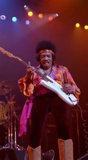 Jimi Hendrix Shreds His Guitar